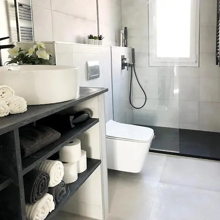 Con Vistas Al Mar En El Centro 아파트 *